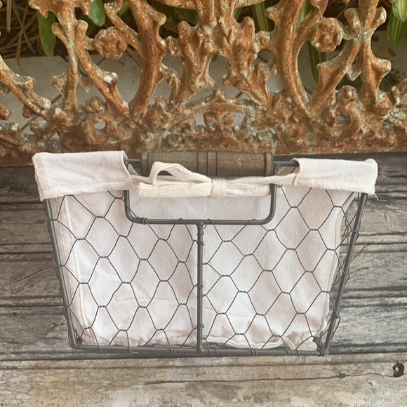Farmhouse Chickenwire Lined Basket - Picture 10 of 10